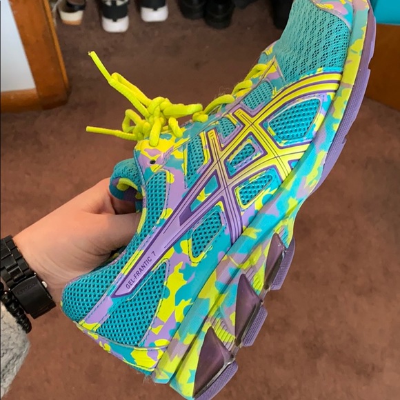 ASICS - Picture 2 of 3